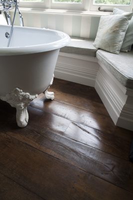 Reclaimed Flooring - Canterbury Oak Boards - bathroom