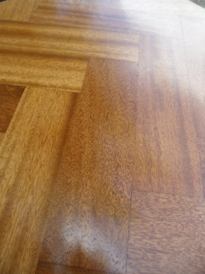 Reclaimed Flooring - Sapele Mahogany Parquet - grain